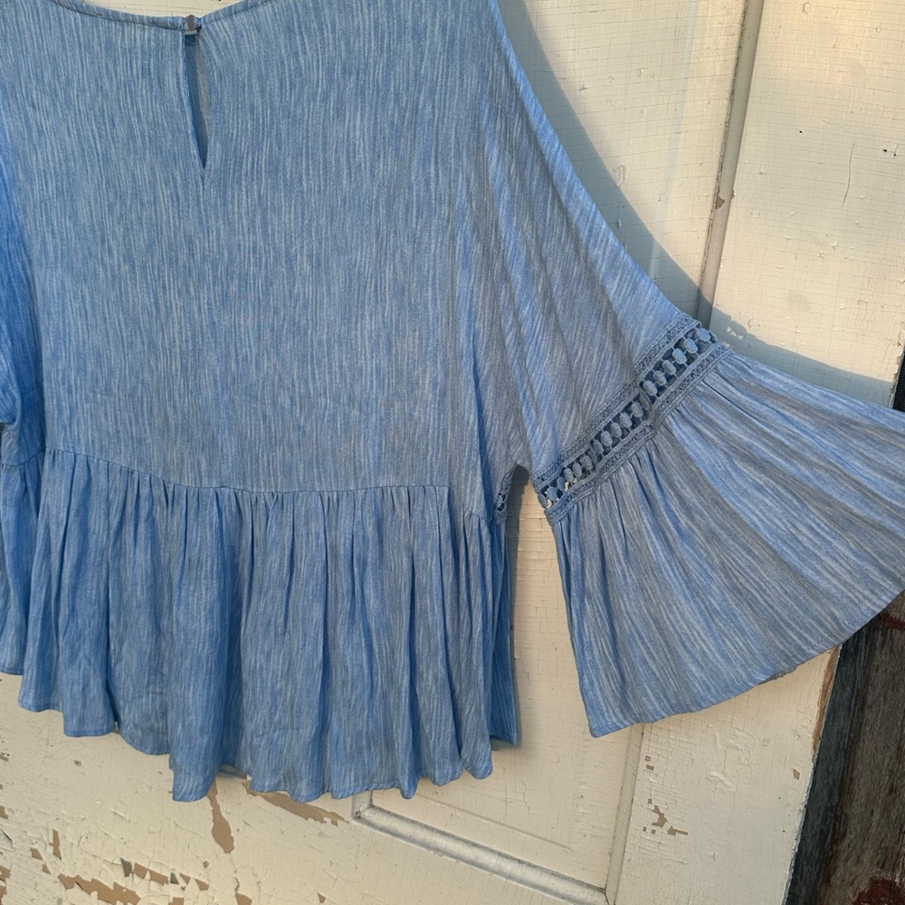 Gianni Bini Light Blue Knit Top